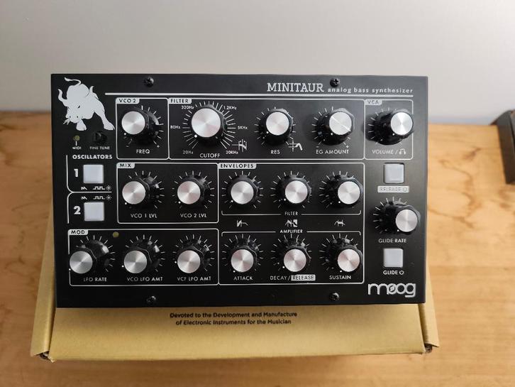 Moog Minitaur à vendre, Musique & Instruments, Synthétiseurs, Comme neuf, Autres nombres, Autres marques, Enlèvement ou Envoi