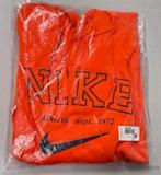 Le pull à capuche Nike Hood NEW thermofit L orange NEW, Neuf, Enlèvement ou Envoi, Nike, Taille 52/54 (L)