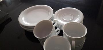 servies beschikbaar voor biedingen