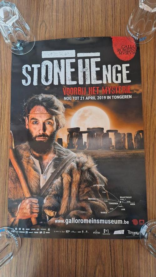 Poster Gallo Romeins Museum Tongeren Stone Henge 40x60 cm, Verzamelen, Posters, Zo goed als nieuw, Ophalen of Verzenden