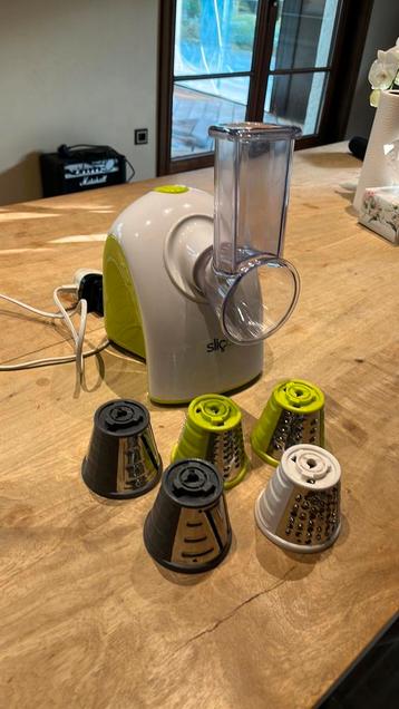 Snij en rasp machine beschikbaar voor biedingen