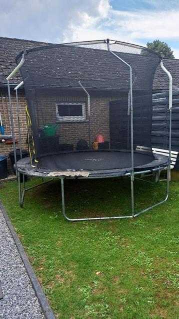 Trampoline beschikbaar voor biedingen