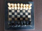 Vintage Handgesneden marmere schaakspel, Hobby en Vrije tijd, Gezelschapsspellen | Bordspellen, Ophalen, Zo goed als nieuw