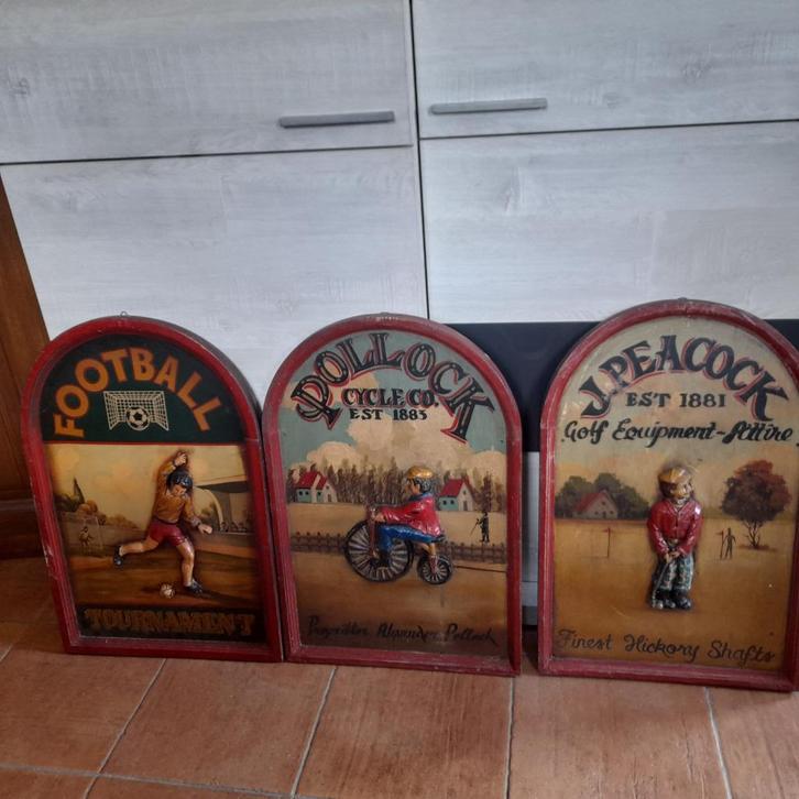 3 anciens panneaux en relief et en bois, Antiek en Kunst, Kunst | Beelden en Houtsnijwerken, Ophalen of Verzenden