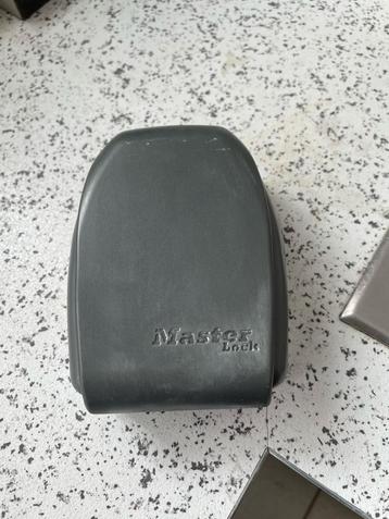 Sleutelkluis Master Lock beschikbaar voor biedingen