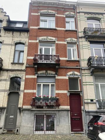 Appartement te koop in Brussel, 1 slpk beschikbaar voor biedingen