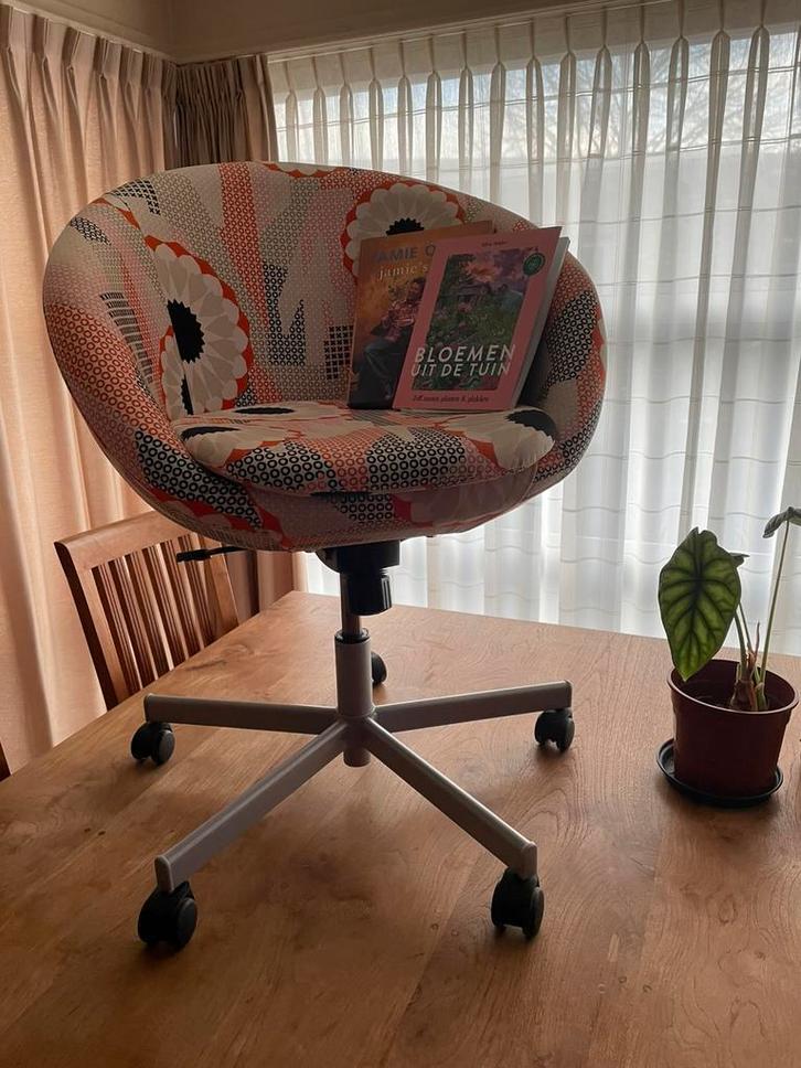 Bureaustoel/vergaderstoel, Huis en Inrichting, Bureaustoelen, Zo goed als nieuw, Bureaustoel, Oranje, Ergonomisch, Ophalen