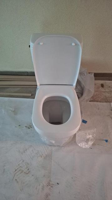 Nieuwe toilet beschikbaar voor biedingen
