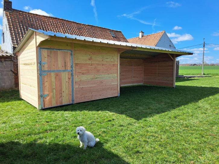 Box 3x4 et abri 3x6 sur une seule ligne/bois de 48 mm, Animaux & Accessoires, Box & Pâturages, Mise à l'étable, 2 ou 3 chevaux ou poneys