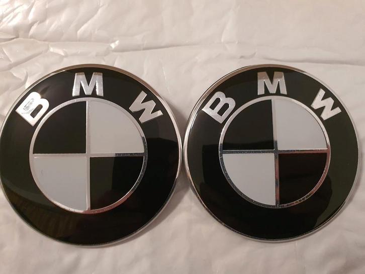 Bmw motorkap capot kofferbak logo's 82 mm+74 mm zwart wit, Auto-onderdelen, Carrosserie, Motorkap, BMW, Voor, Achter, Nieuw, Ophalen of Verzenden