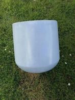 Schitterende harspot met glad betoneffect., Ophalen, Kunststof, Gebruikt, 40 cm of meer