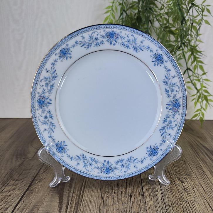 Noritake Blue Hill Ontbijtbord, Antiek en Kunst, Antiek | Servies los, Ophalen of Verzenden
