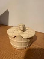 Wit botervlootje met koe op het deksel, Huis en Inrichting, Gebruikt, Geen idee, Keramiek, Ophalen of Verzenden