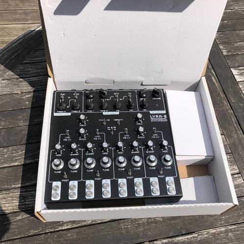 Nieuw LYRA•8 Black Beast, Muziek en Instrumenten, Overige Muziek en Instrumenten, Zo goed als nieuw, Ophalen