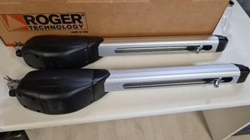Nieuwe automatisatie KIT merk Roger R20/310 voor een poort beschikbaar voor biedingen