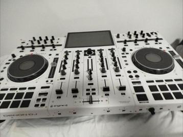 Denon DJ Prime 4+ Limited White Edition beschikbaar voor biedingen