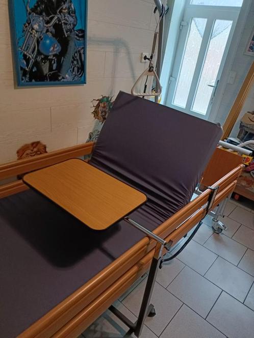 Table de lit médical médicalisé sur roulettes réglable en, Diversen, Verpleegmiddelen, Ophalen