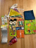 Guirlandes neuves, nappes, masques, Enlèvement, Comme neuf