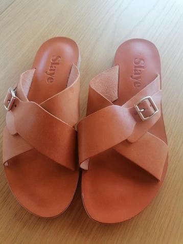 Slaye lederen slippers cognac kleur maat 37, Enlèvement ou Envoi, Comme neuf, Sandales de bain