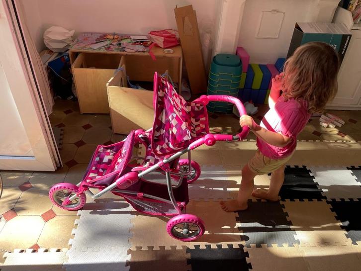 Wandelwagen voor 2 poppen / poussette 2 poupées, Kinderen en Baby's, Speelgoed |Speelgoedvoertuigen, Zo goed als nieuw, Ophalen