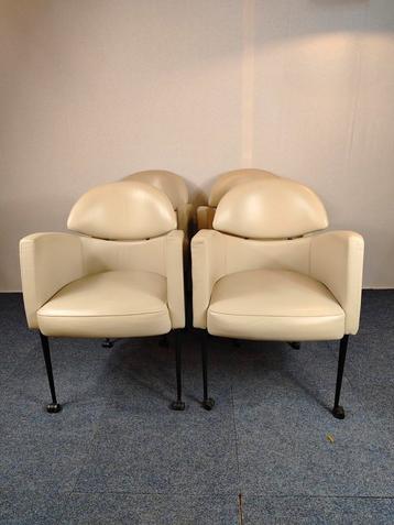 4 prachtige leren design stoelen met verrijdbaar onderstel beschikbaar voor biedingen