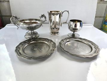 Golf. 3 mini bekertjes en 2 schaaltjes. R.L.G.C. beschikbaar voor biedingen