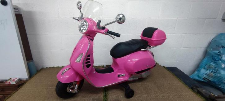 Kinder Scooter Vespa + windscherm en beautycase, 12V!, Fietsen en Brommers, Scooters | Overige merken, Zo goed als nieuw, Elektrisch