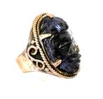 Massief zilveren ring met gesneden Amethist ., Nieuw, Ophalen of Verzenden, Dame of Heer, Met edelsteen