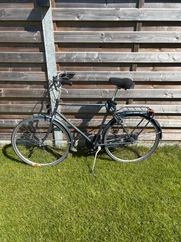 Herenfiets met ingebouwd slot beschikbaar voor biedingen