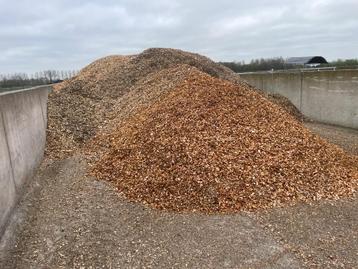 Houtsnippers/ houtschors beschikbaar voor biedingen