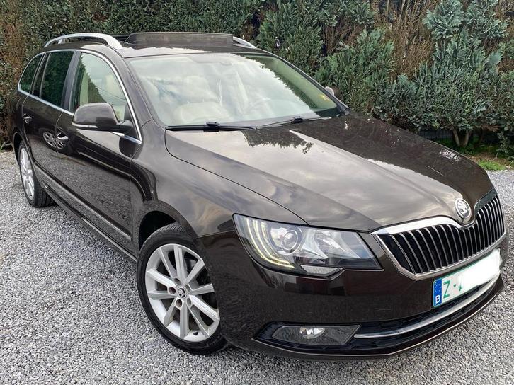 Skoda Superb 1.6tdi Automaat Read description !, Autos, Skoda, Particulier, Superb, Caméra 360°, ABS, Phares directionnels, Airbags