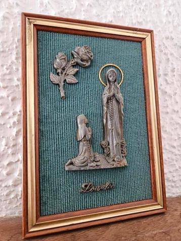 Vintage Lourdes wanddecoratie beschikbaar voor biedingen
