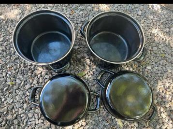 2 zwarte mosselpotten 1,2kg  (15€ voor de 2potten) beschikbaar voor biedingen