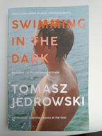 Swimming in the dark by Tomasz Jedrowski (Engels), Ophalen, Gelezen, Europa overig