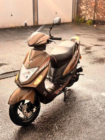 Razzo scooter A klasse opmaak beschikbaar voor biedingen