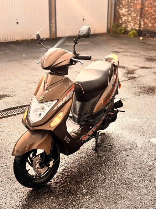 Razzo scooter A klasse opmaak, Fietsen en Brommers, Scooters | Peugeot, Zo goed als nieuw, Elektrisch, Ophalen of Verzenden