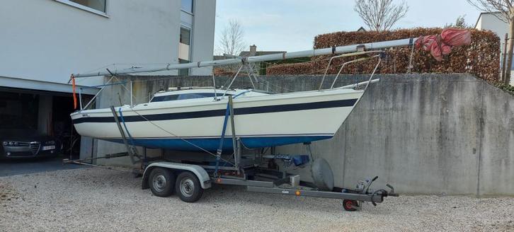 Hunter Formula One met trailer en motor, Watersport en Boten, Kajuitzeilboten en Zeiljachten, Gebruikt, Tour-wedstrijdjacht, Polyester