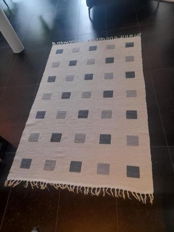 Tapis de salon blanc à motifs carrés 135x200cm beschikbaar voor biedingen