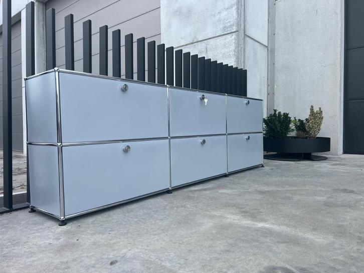 Usm Haller grijze kast, 6 deuren, Huis en Inrichting, Kasten | Dressoirs, Zo goed als nieuw, 200 cm of meer, 25 tot 50 cm, Met lade(s)