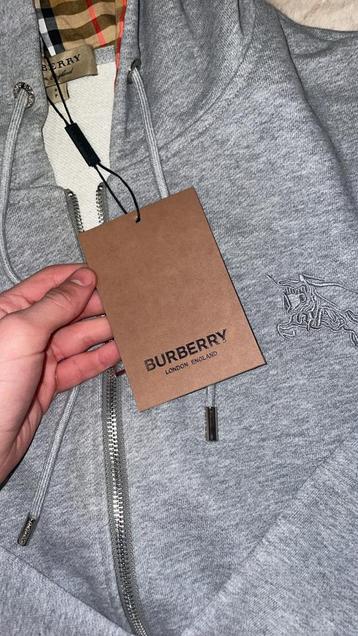 Burberry vest beschikbaar voor biedingen