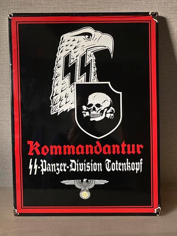 Emaille bord van Panzer division totenkopf beschikbaar voor biedingen