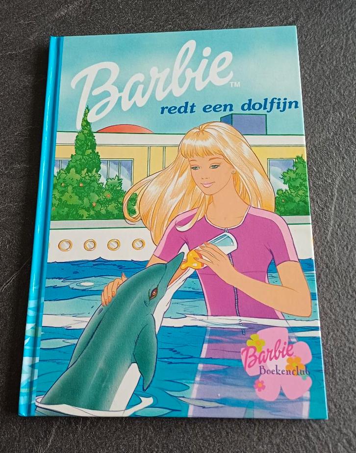boek barbie redt een dolfijn, Boeken, Kinderboeken | Jeugd | onder 10 jaar, Zo goed als nieuw, Fictie algemeen, Ophalen of Verzenden