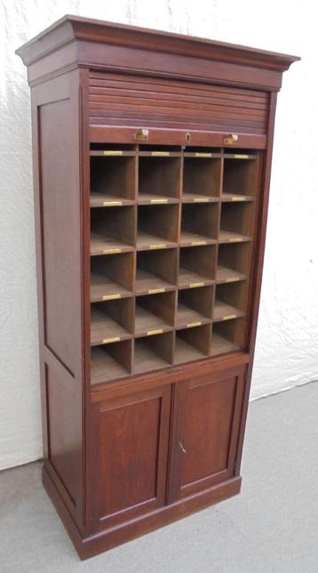 Mooie rolluikkast vakkenkast archiefkast wijn beschikbaar voor biedingen