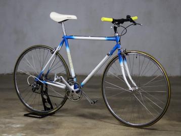 Vélo Hoocker bicolore guidon droit riser shimano exage 105  beschikbaar voor biedingen