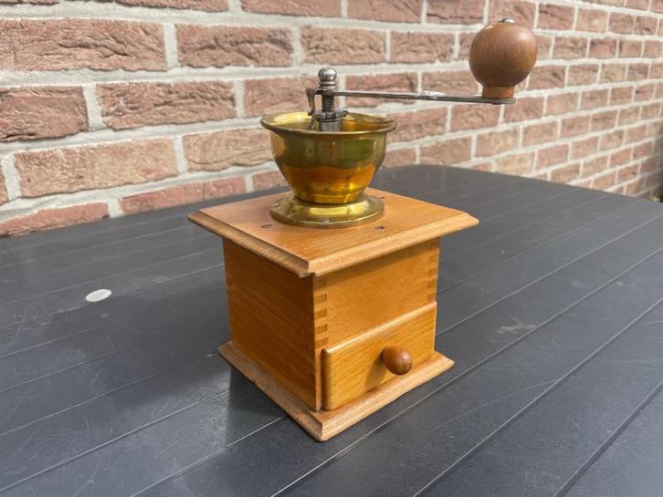Moulin à café vintage, Antiek en Kunst, Antiek | Keukengerei, Ophalen