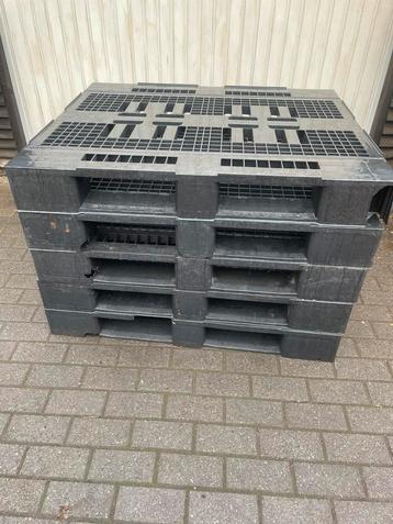 Plasiek paletten beschikbaar voor biedingen