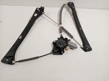 RAAMMECHANIEK ELEK RECHTS VOOR Skoda Superb Combi (3V5) beschikbaar voor biedingen