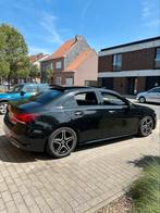 Mercedes A-Klasse 200 AMG-LINE volledige opties, Auto's, 4 cilinders, 120 kW, 1375 kg, Particulier