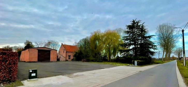 Huis met magazijnen te koop op 8400m2, Immo, Huizen en Appartementen te koop, Provincie Oost-Vlaanderen, 1500 m² of meer, Woning met bedrijfsruimte