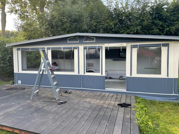 Hobby 560 KMFe – 2012 – ADM Baches voortent– Topstaat, Caravans en Kamperen, Caravans, Particulier, tot en met 6, 1250 - 1500 kg